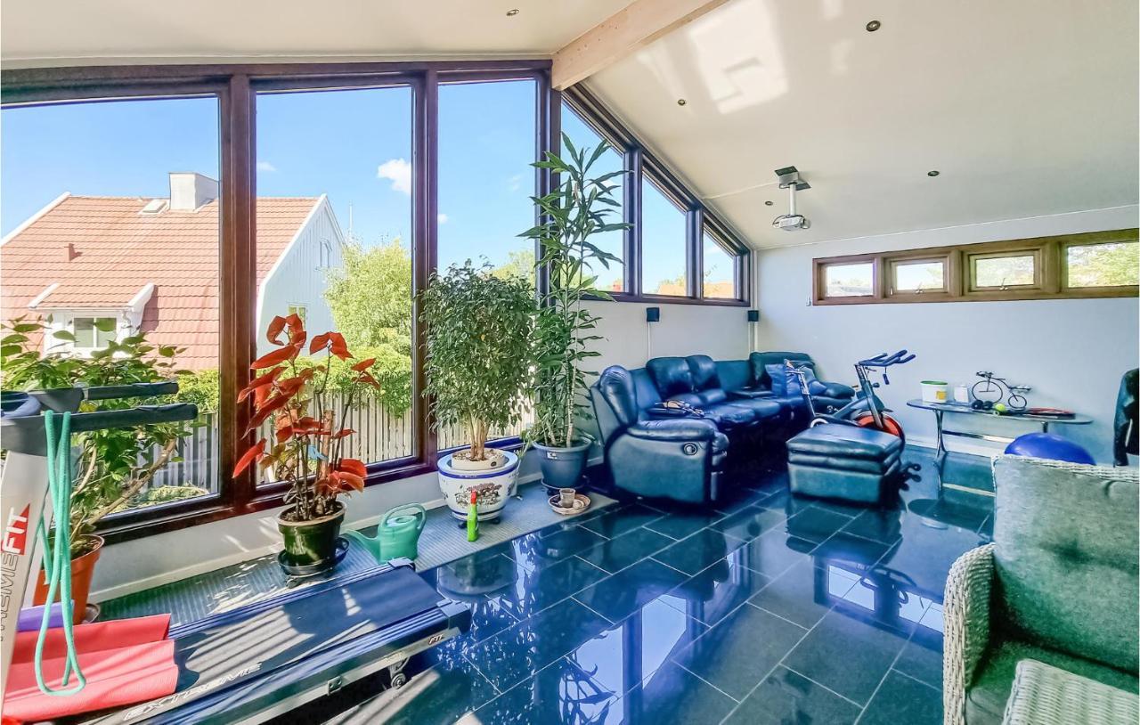 Holiday home Lovely In Vaestra Froelunda With Wifi *